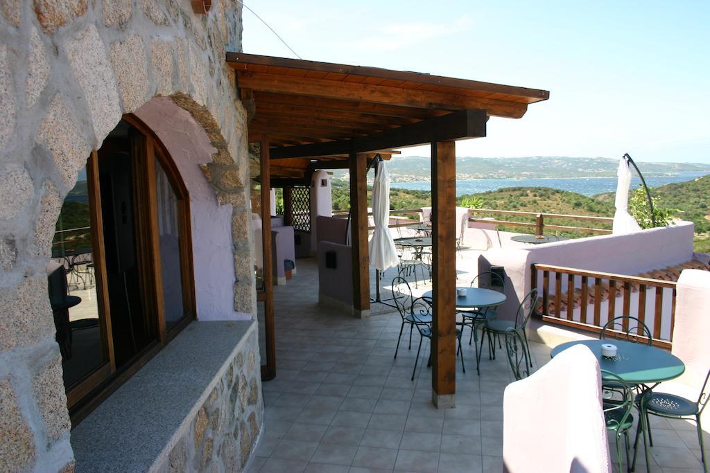 Hotel Li Graniti Baja Sardinia Extérieur photo