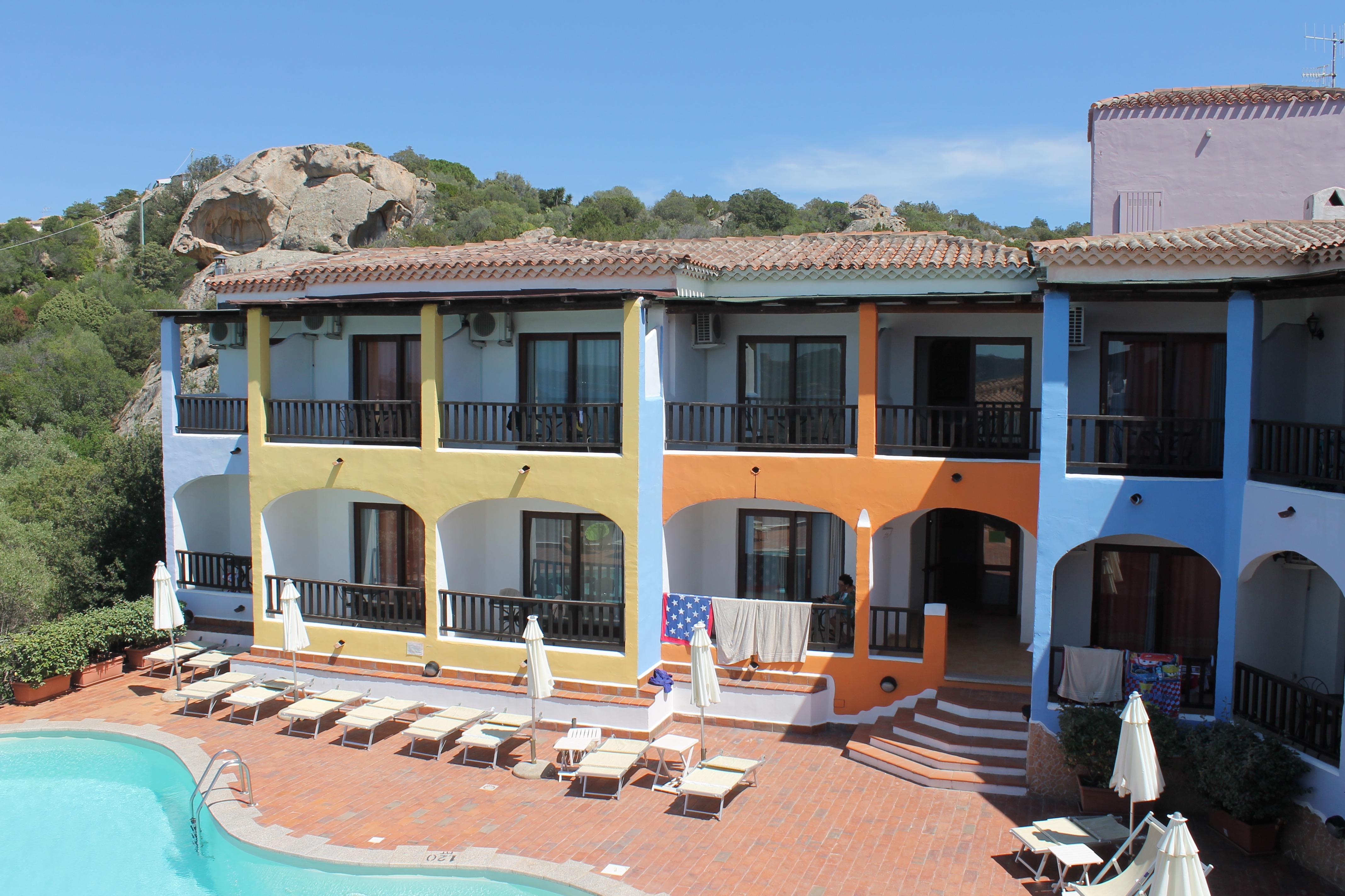 Hotel Li Graniti Baja Sardinia Extérieur photo