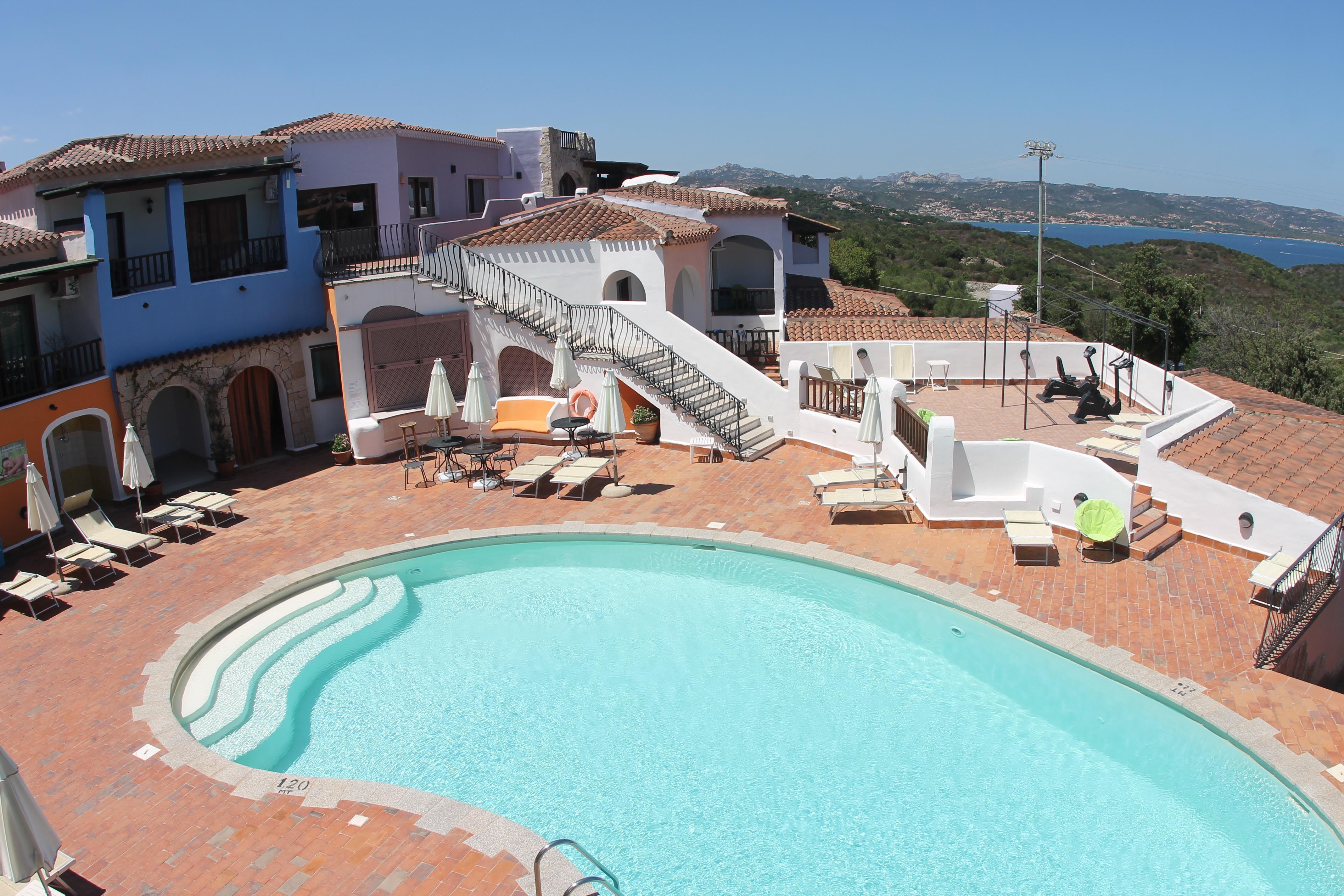 Hotel Li Graniti Baja Sardinia Extérieur photo