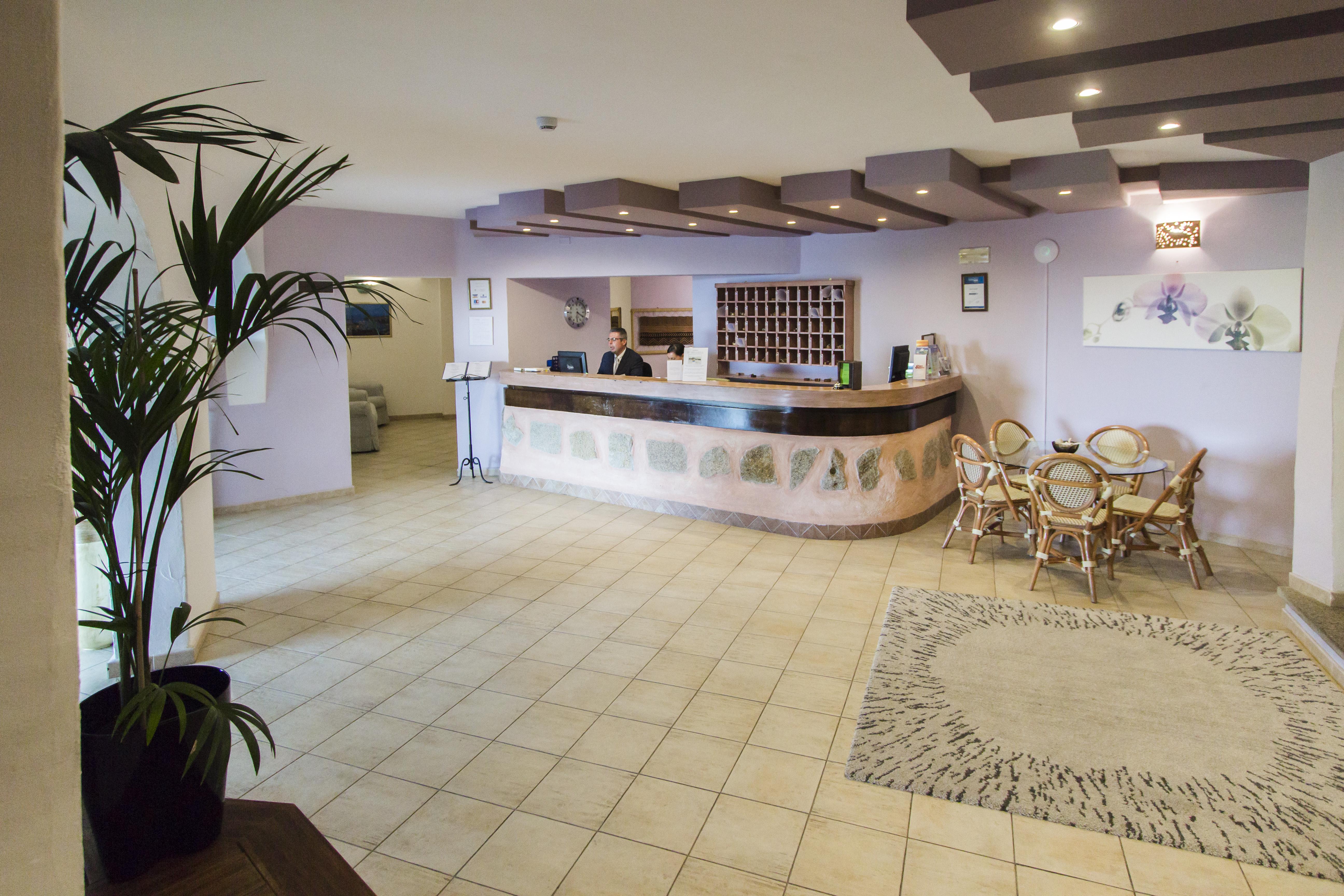 Hotel Li Graniti Baja Sardinia Extérieur photo