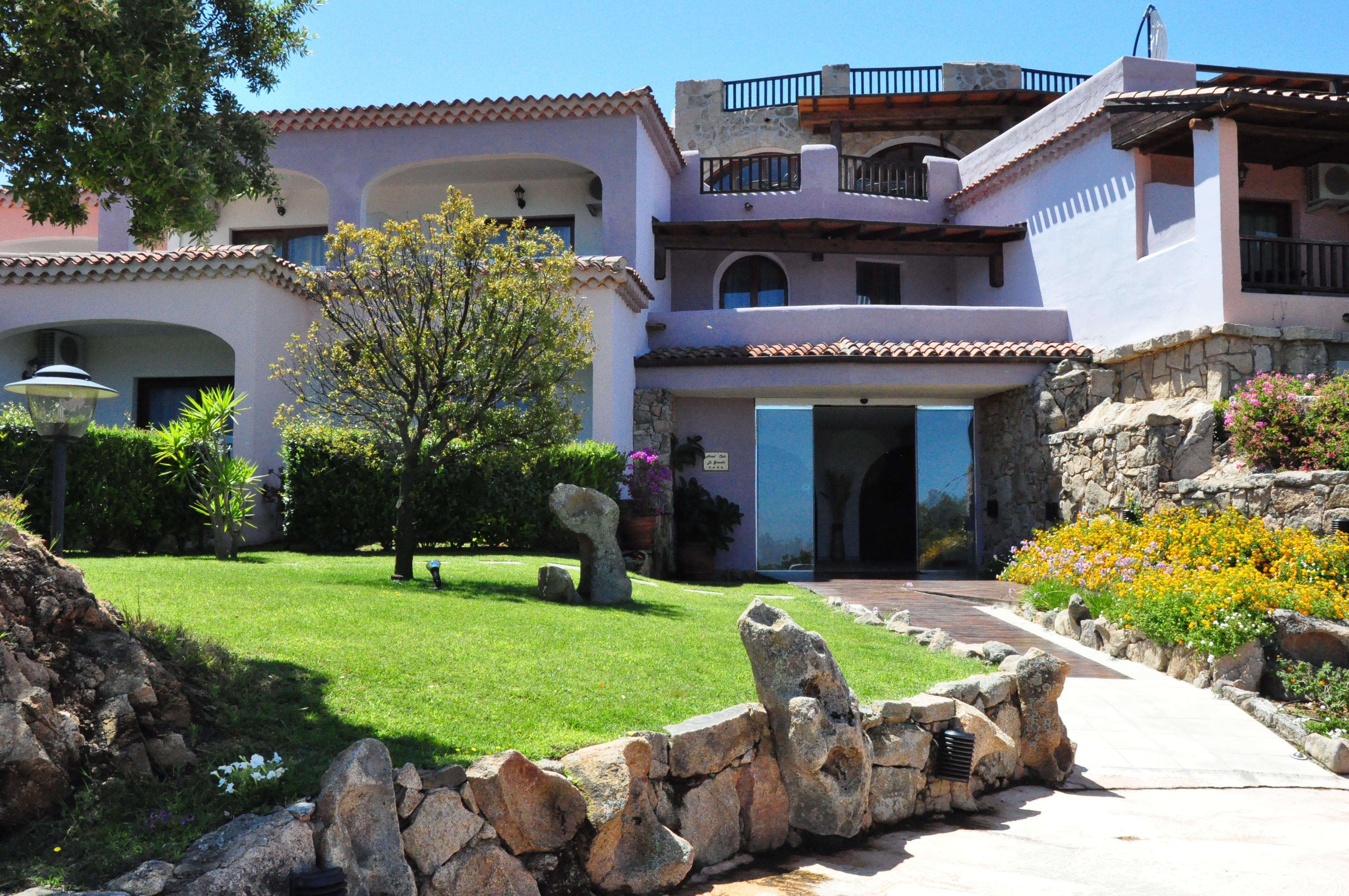 Hotel Li Graniti Baja Sardinia Extérieur photo