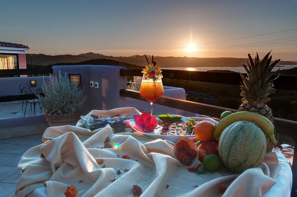 Hotel Li Graniti Baja Sardinia Extérieur photo