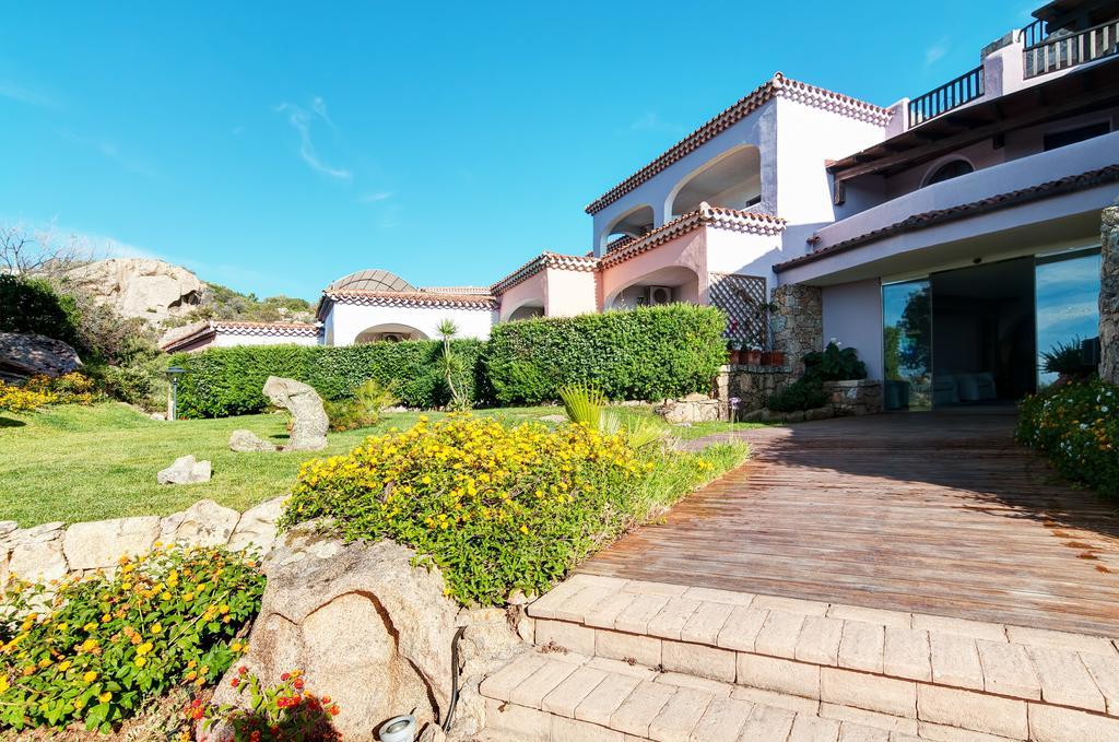 Hotel Li Graniti Baja Sardinia Extérieur photo