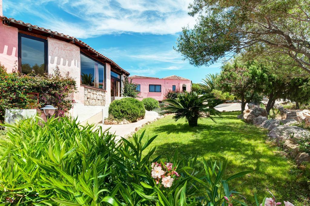 Hotel Li Graniti Baja Sardinia Extérieur photo