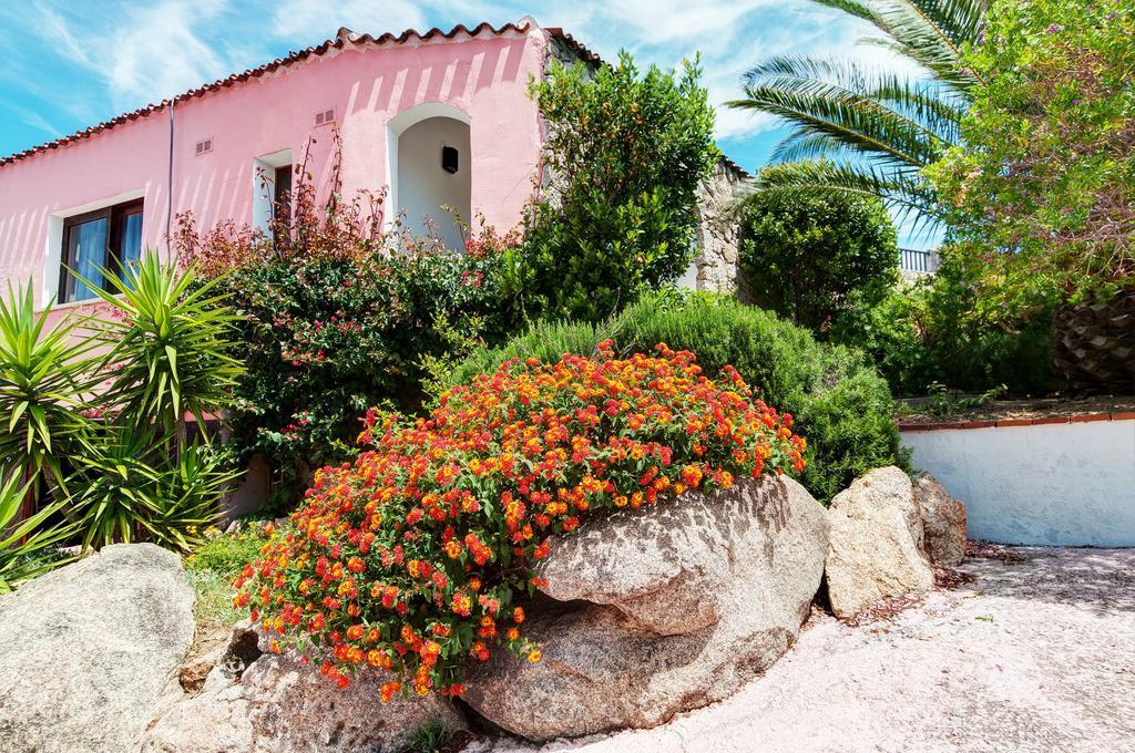 Hotel Li Graniti Baja Sardinia Extérieur photo