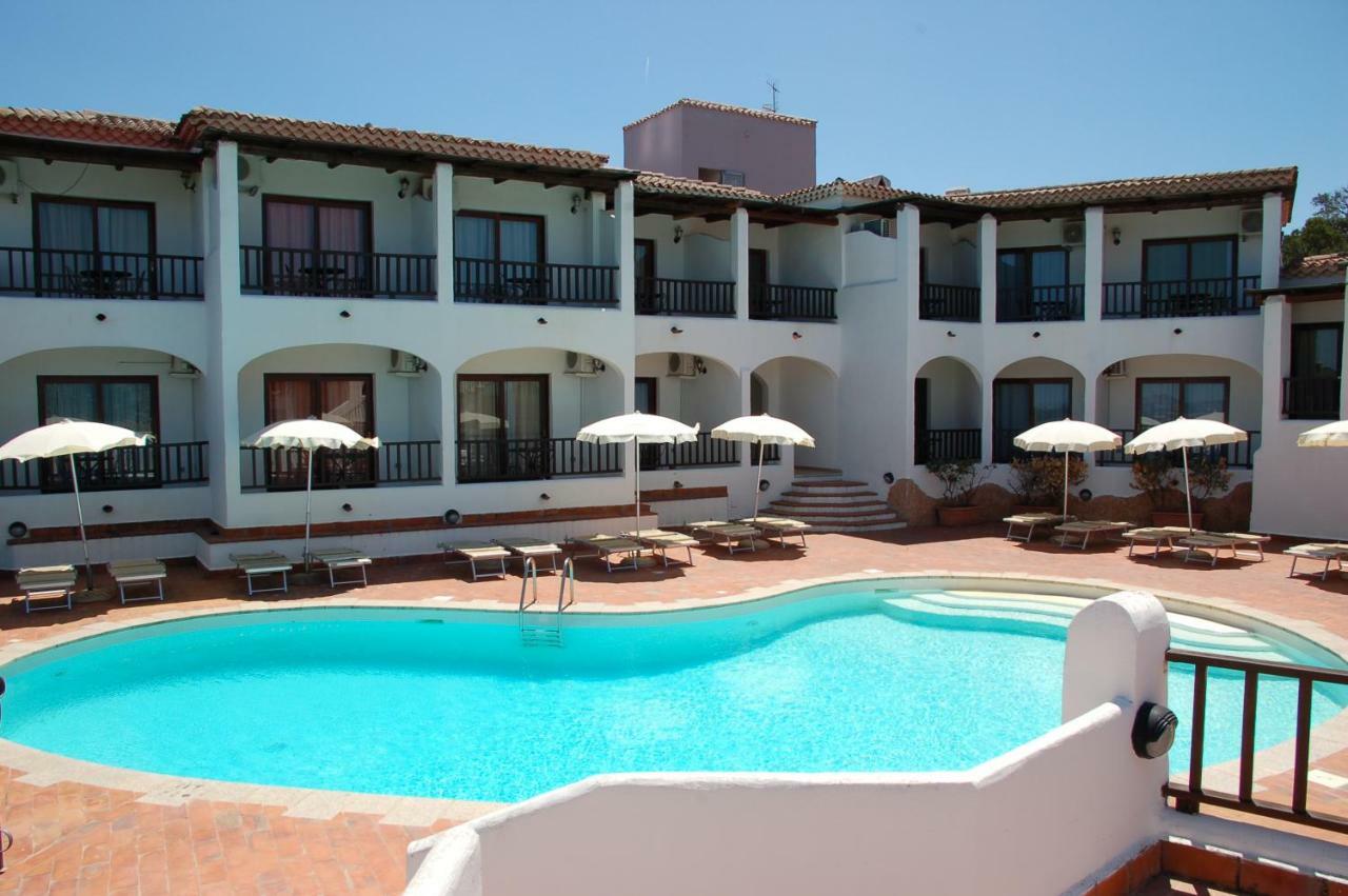Hotel Li Graniti Baja Sardinia Extérieur photo