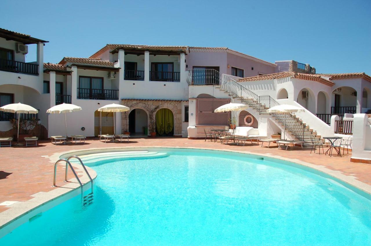 Hotel Li Graniti Baja Sardinia Extérieur photo