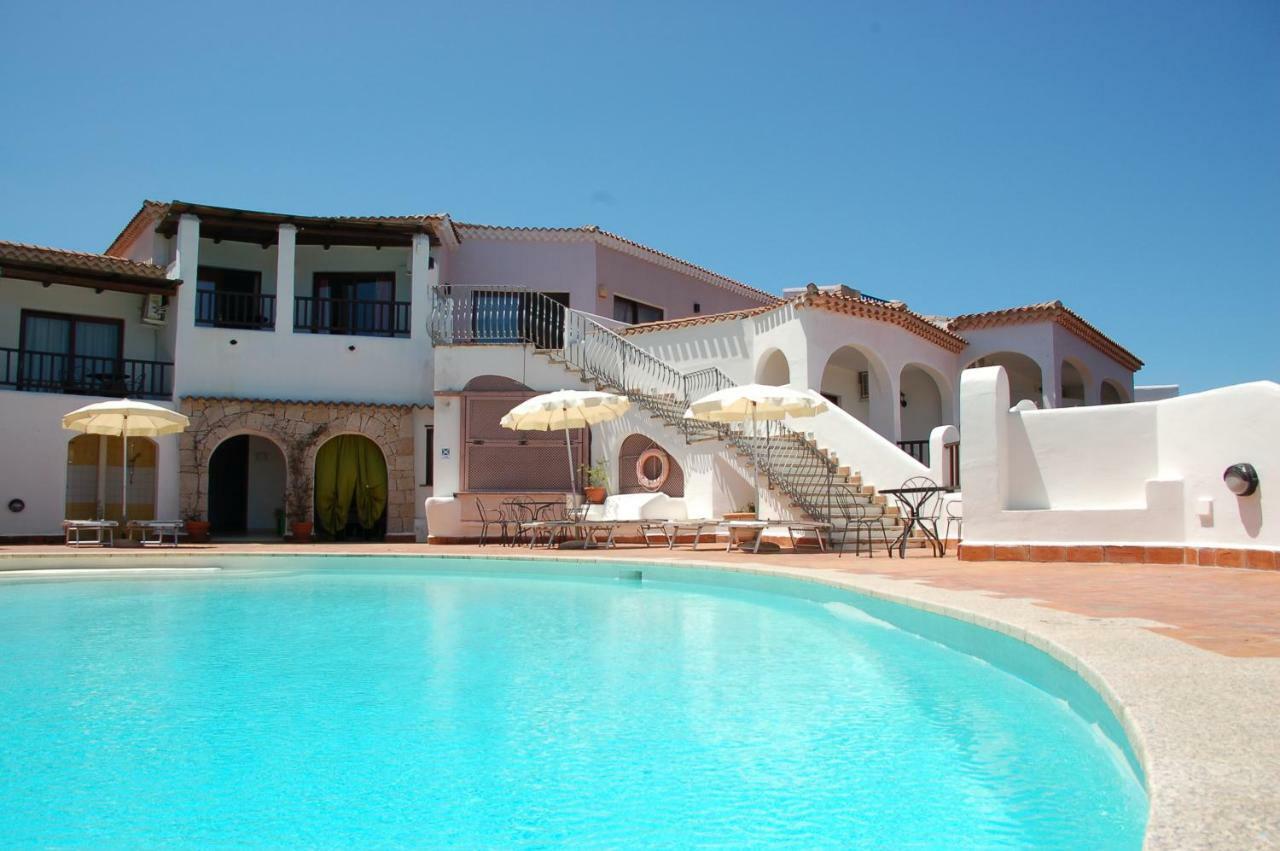 Hotel Li Graniti Baja Sardinia Extérieur photo